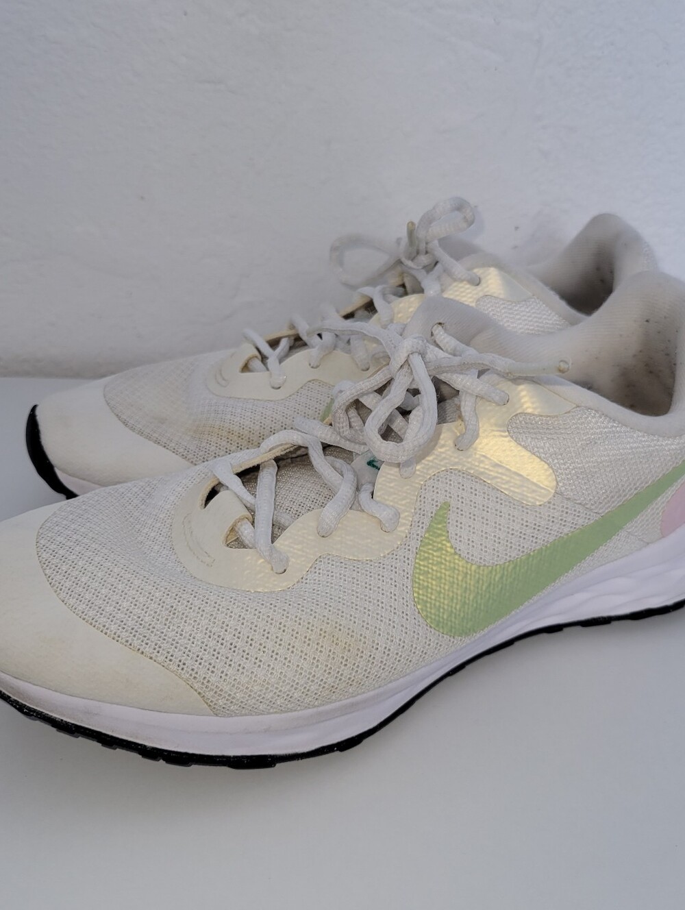 Nike Women's Lightweight Running Shoes - Pastel Green/White